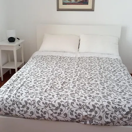 Flat A Centro